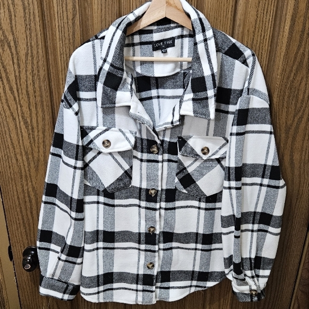 Love Tree Black and White Plaid Shaket 2X EUC
